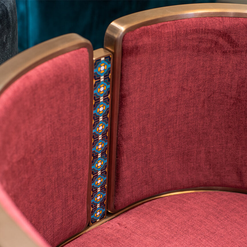 Vật liệu truyền thống trên ghế sofa đơn Scarlet