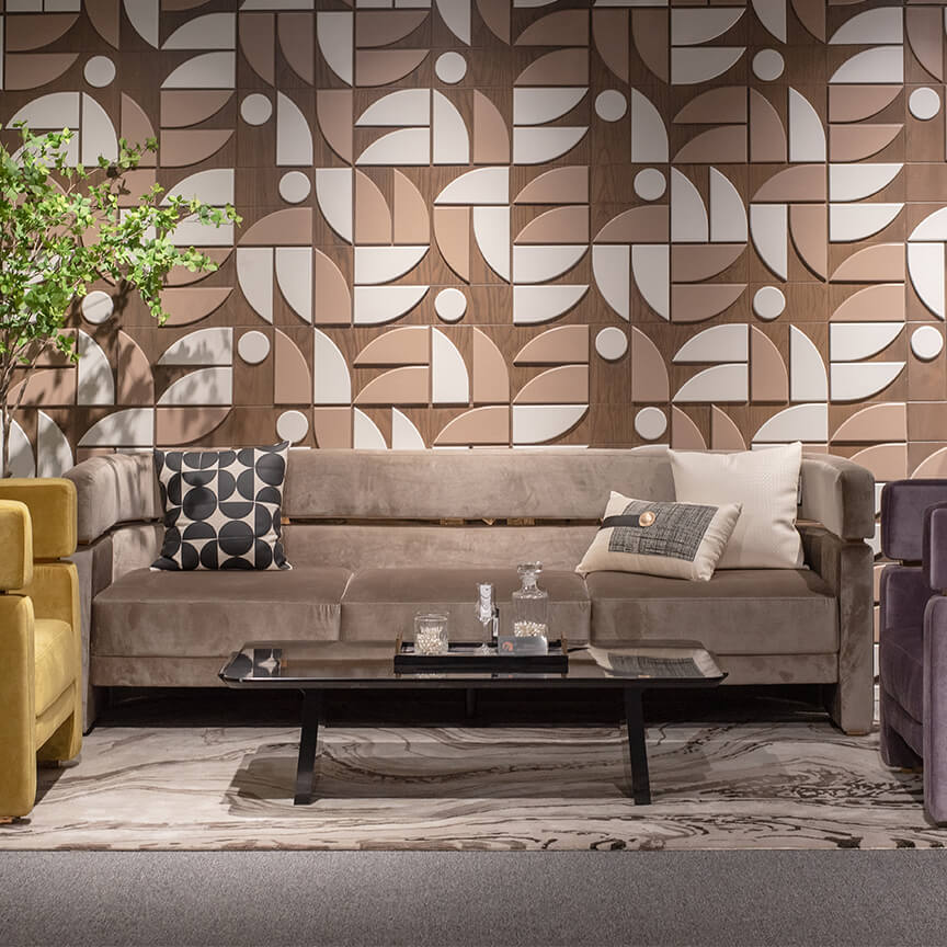 Không gian phòng khách với ghế sofa dài Lani