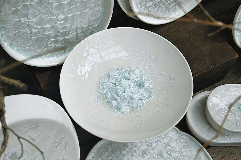 Men gốm kết tinh trong thiết kế nội thất hiện đại