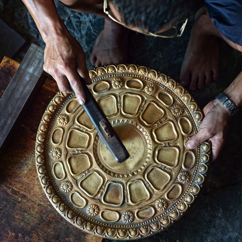 Nghệ thuật chạm bạc - đồng truyền thống, Biểu Tượng Của Thẩm Mỹ Và Tài Hoa