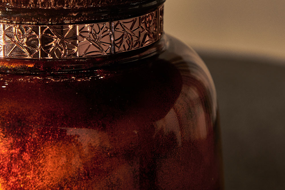 Chân bàn sơn mài tinh xảo trong bộ sưu tập BOTANY