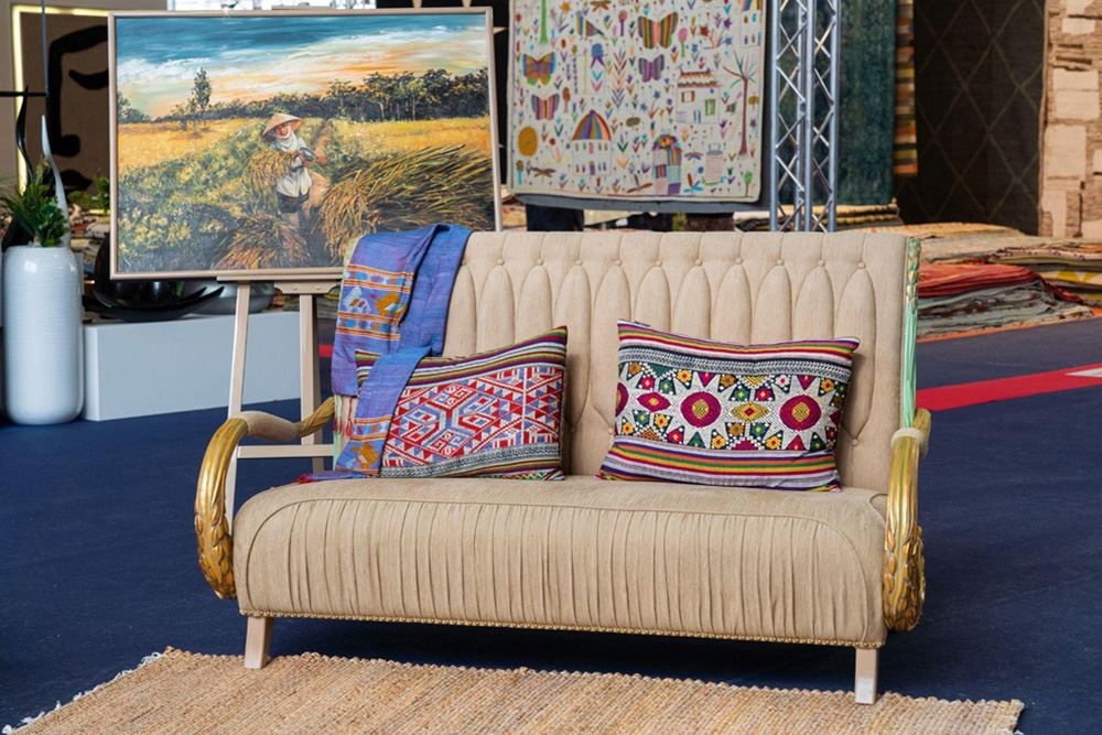 Nội Thất Thêu Truyền Thống Tinh Tế: Lựa Chọn Hoàn Hảo Cho Ngôi Nhà Trang Nhã