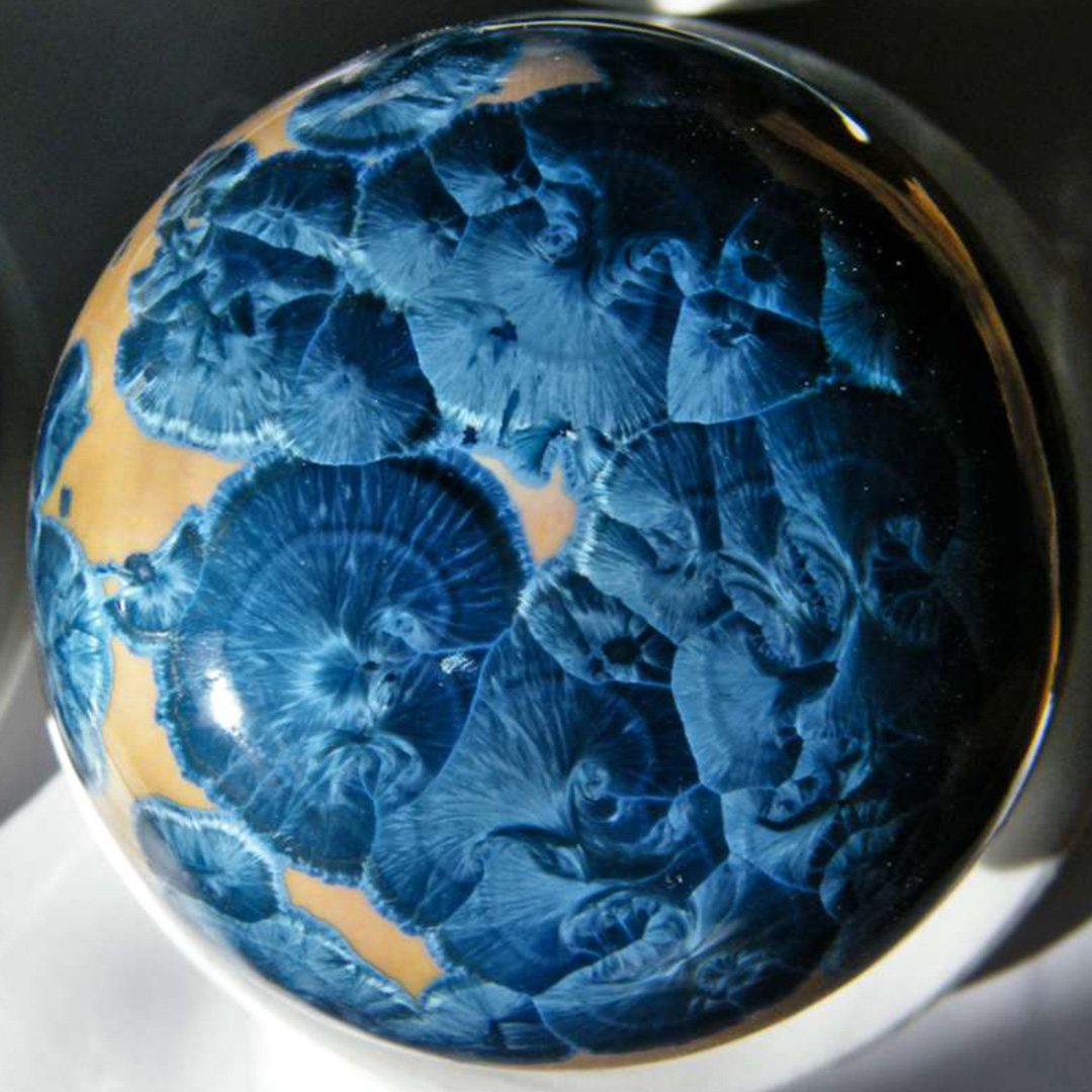 Bàn gốm men kết tinh nghệ thuật - Sự tinh tế hiện đại