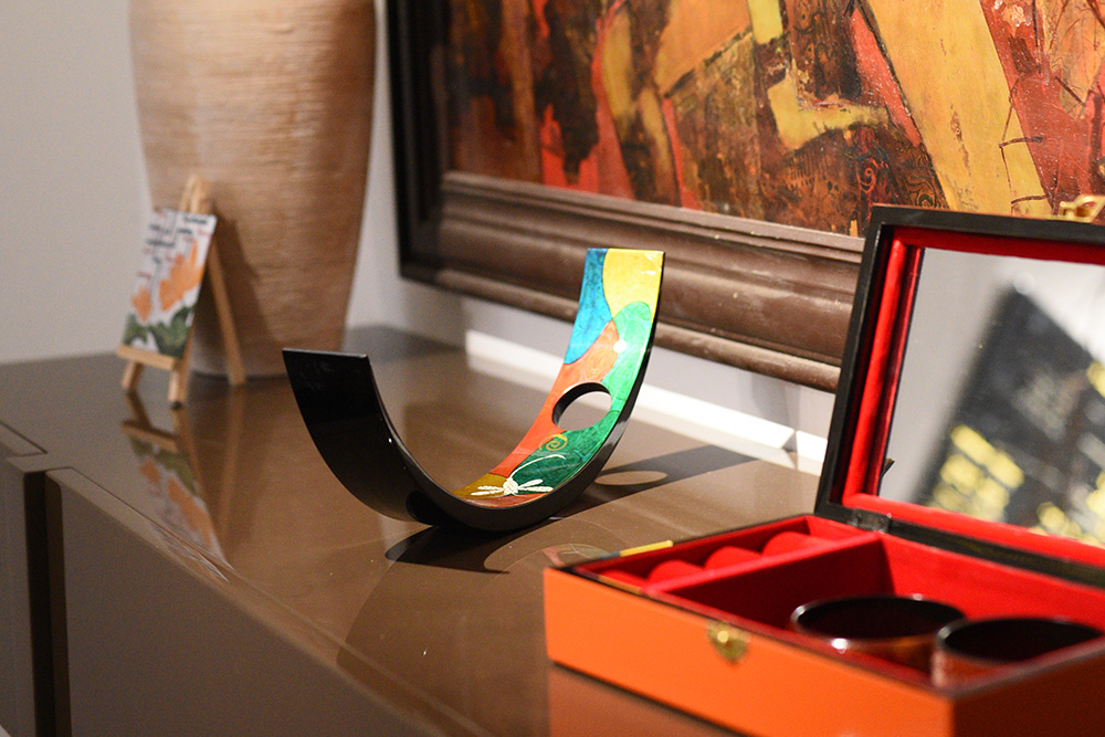 Đồ Trang Trí Nội Thất Sơn Mài Truyền Thống: Tinh Hoa Nghệ Thuật Trong Từng Chi Tiết