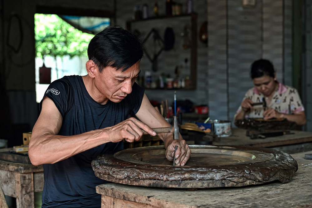 Từ nghề truyền thống đến nội thất chạm bạc tinh xảo