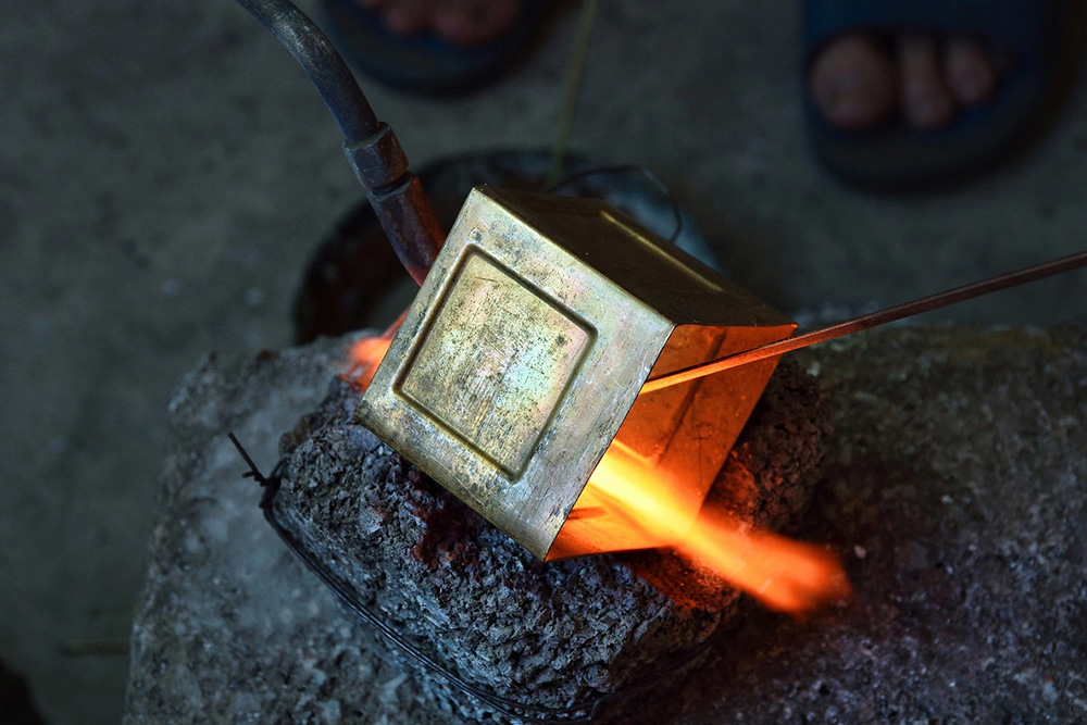 Từ nghề truyền thống đến nội thất chạm bạc tinh xảo