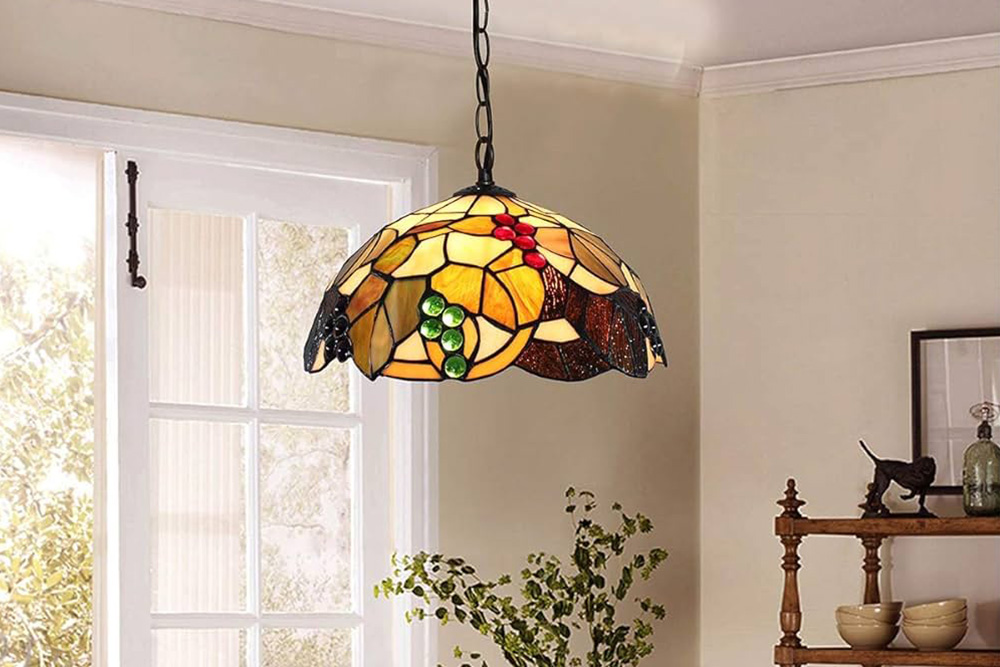 Trang Trí Nội Thất Với Kính Màu Ghép - Không Gian Sáng Tạo và Đầy Màu Sắc