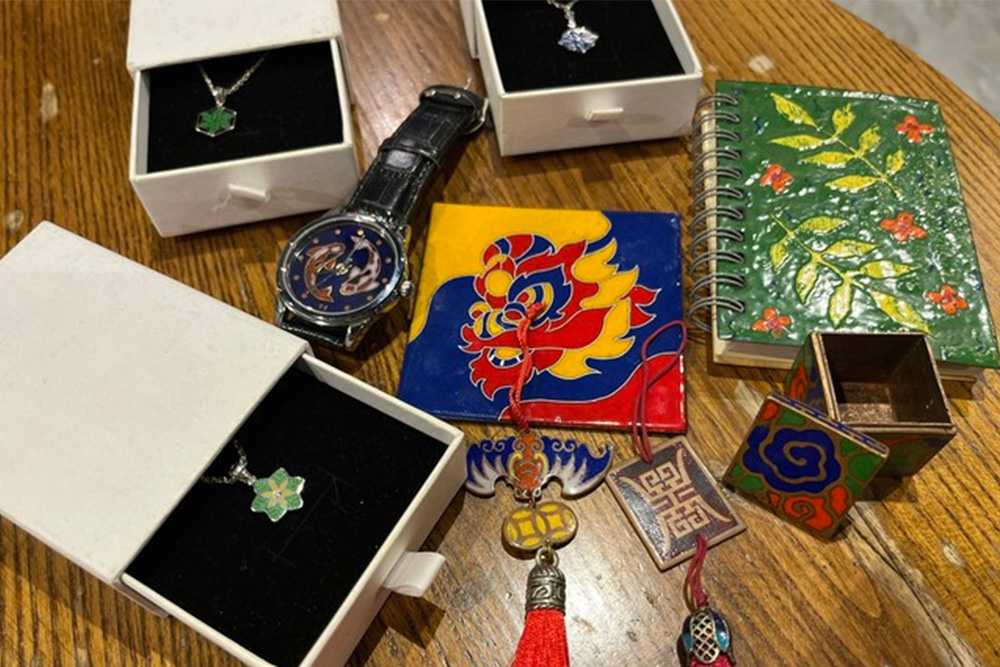 Ứng Dụng Pháp Lam Truyền Thống Có Thể Đem Lại Giá Trị Gì?