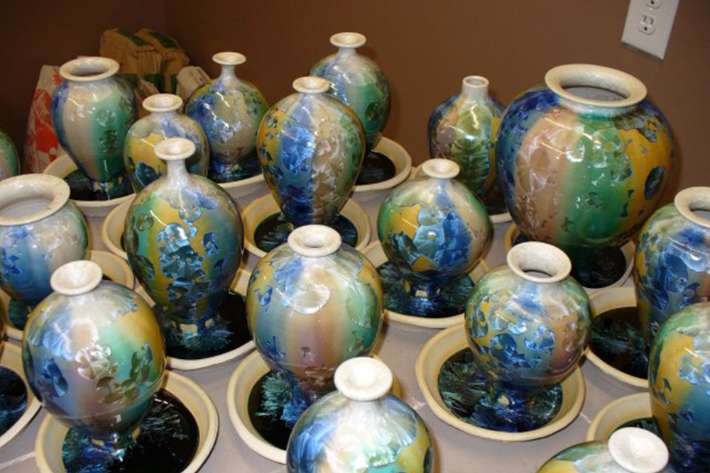 Nội thất gốm men kết tinh độc đáo: Bí quyết nâng tầm không gian