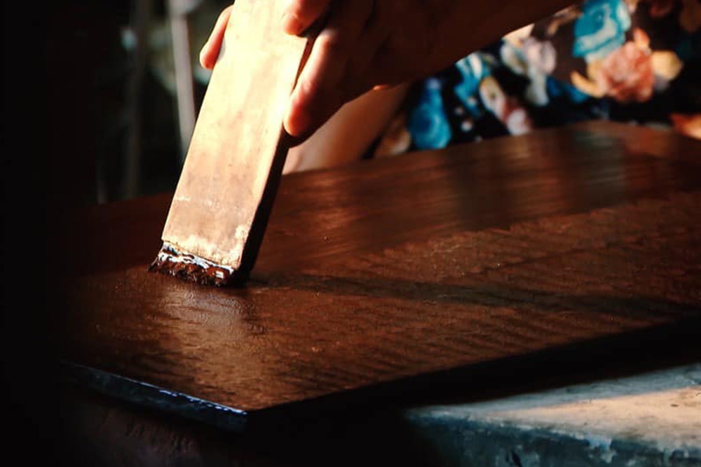 Tủ, kệ sơn mài và hành trình gìn giữ nghệ thuật dân gian trong thời đại mới