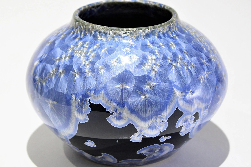 Trang Trí Nội Thất Với Gốm Men Kết Tinh – Đưa Nghệ Thuật Vào Không Gian Nội Thất