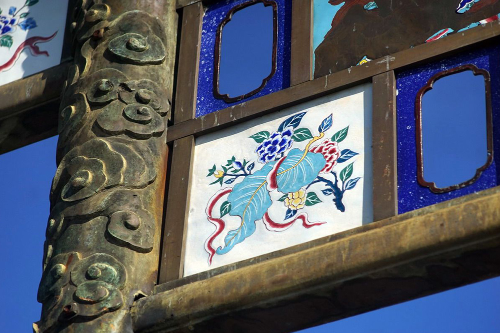 Pháp Lam Huế – Di Sản Cung Đình Và Chất Liệu Nghệ Thuật Cho Nội Thất Cao Cấp