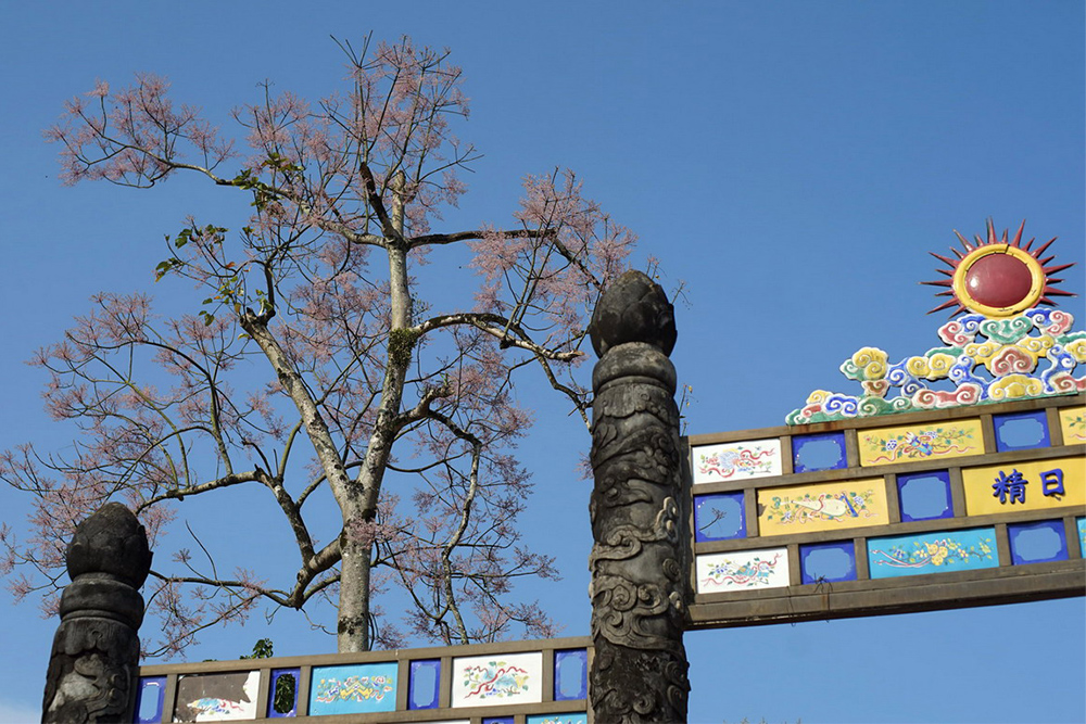 Pháp Lam Huế – Di Sản Cung Đình Và Chất Liệu Nghệ Thuật Cho Nội Thất Cao Cấp