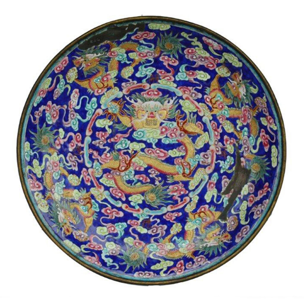 Pháp Lam Huế – Di Sản Cung Đình Và Chất Liệu Nghệ Thuật Cho Nội Thất Cao Cấp