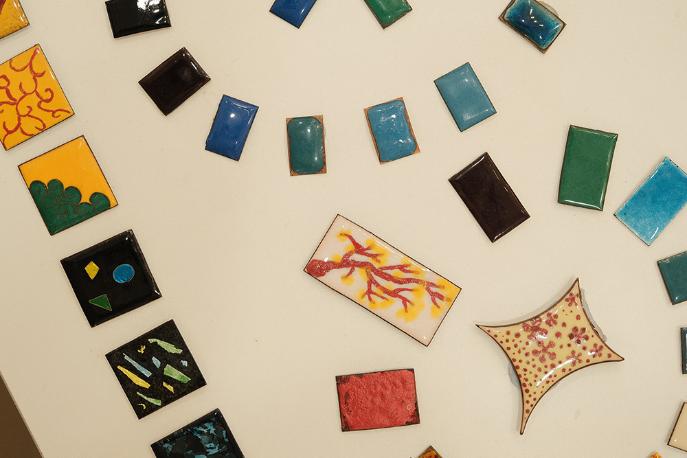 Bộ Sưu Tập Nội Thất Scarlet: Khi di sản pháp lam hồi sinh trong hơi thở đương đại